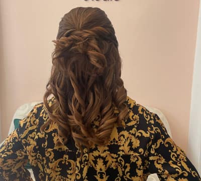 Penteado com extensões para ocasião especial